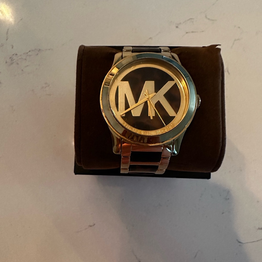 Michael Kors Gold/Tortoiseshell Runway Watch